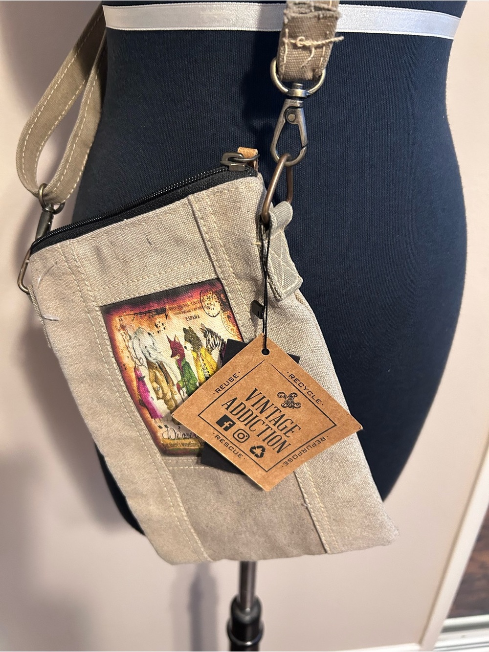 Women’s Vintage Addiction canvas crossbody purse. New with tags. - Picture 2 of 8